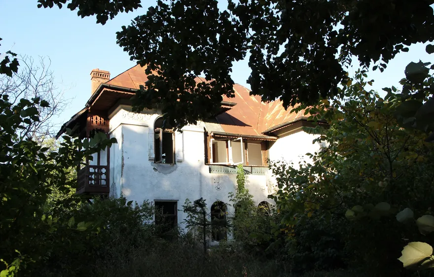 Como explorar estruturas abandonadas