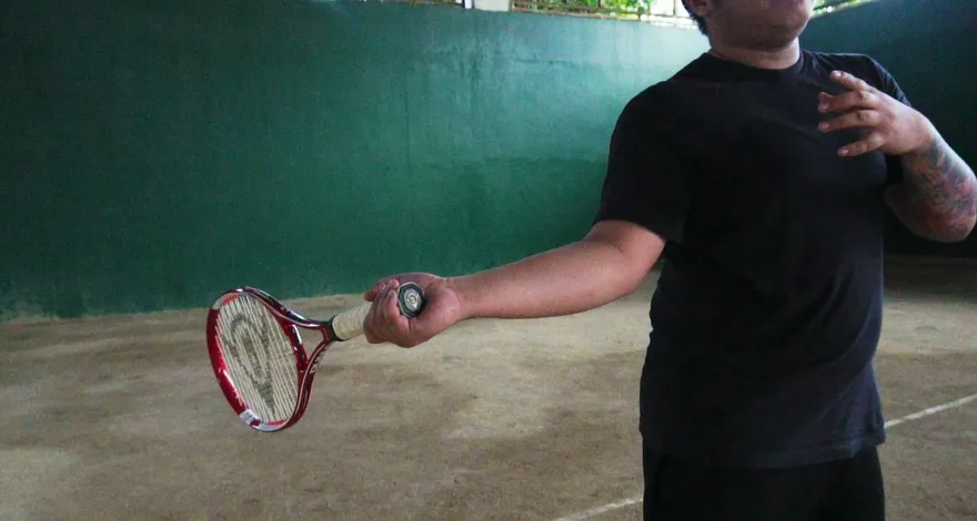 Como bater um forehand no tênis