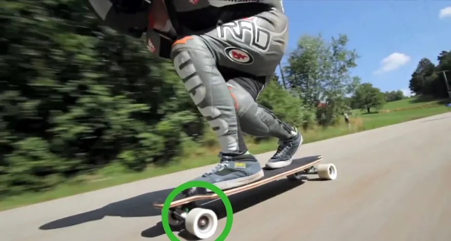 Como fazer downhill em um skate