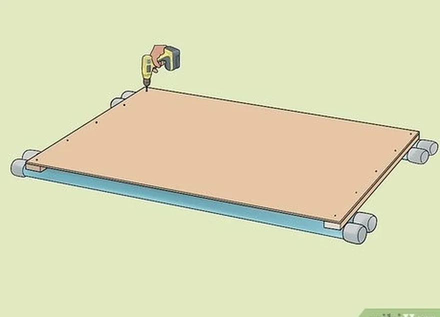 Passo 10 Fixe uma folha de contraplacado de 1,3 cm de espessura como plataforma da jangada.