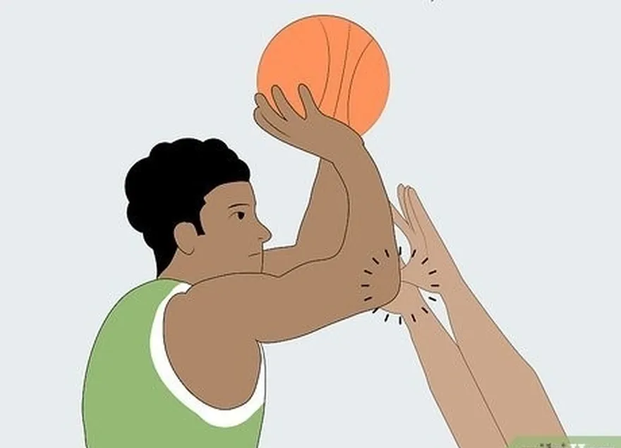 Etapa 6: Chute contra o defensor's arms if the shot is low-percentage to draw a foul.