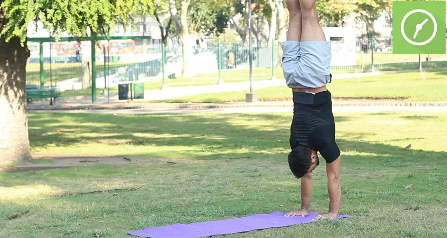 Como andar sobre suas mãos